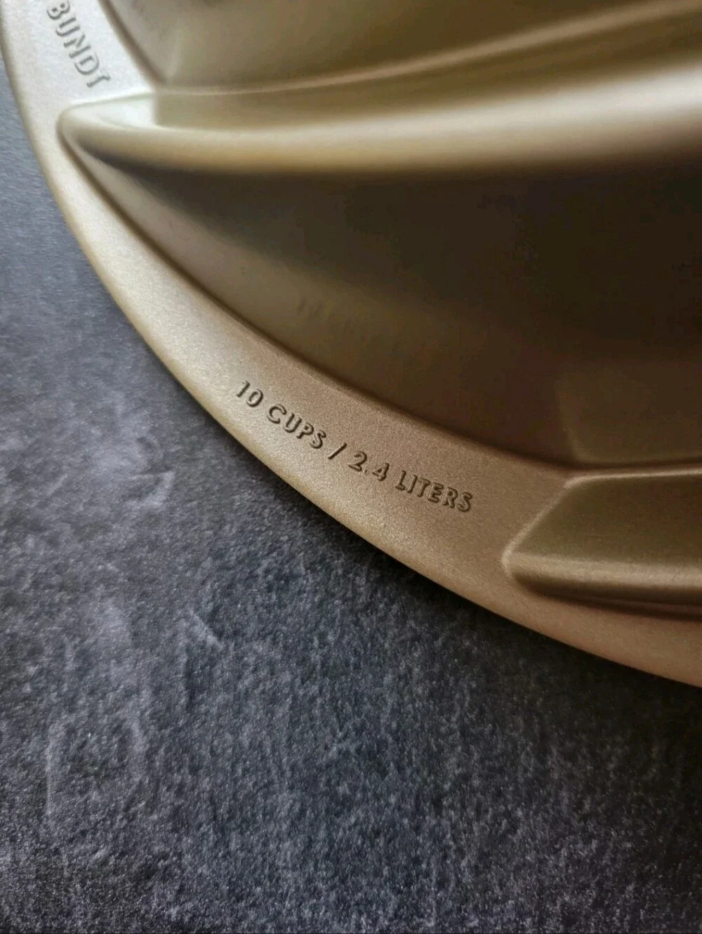 Nordic Ware Heritage Bundt Pan Non Stick Cast Aluminum Swirl 10 Cups 80677